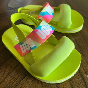 Uggs Childrens Green Zuma Slide Size 6